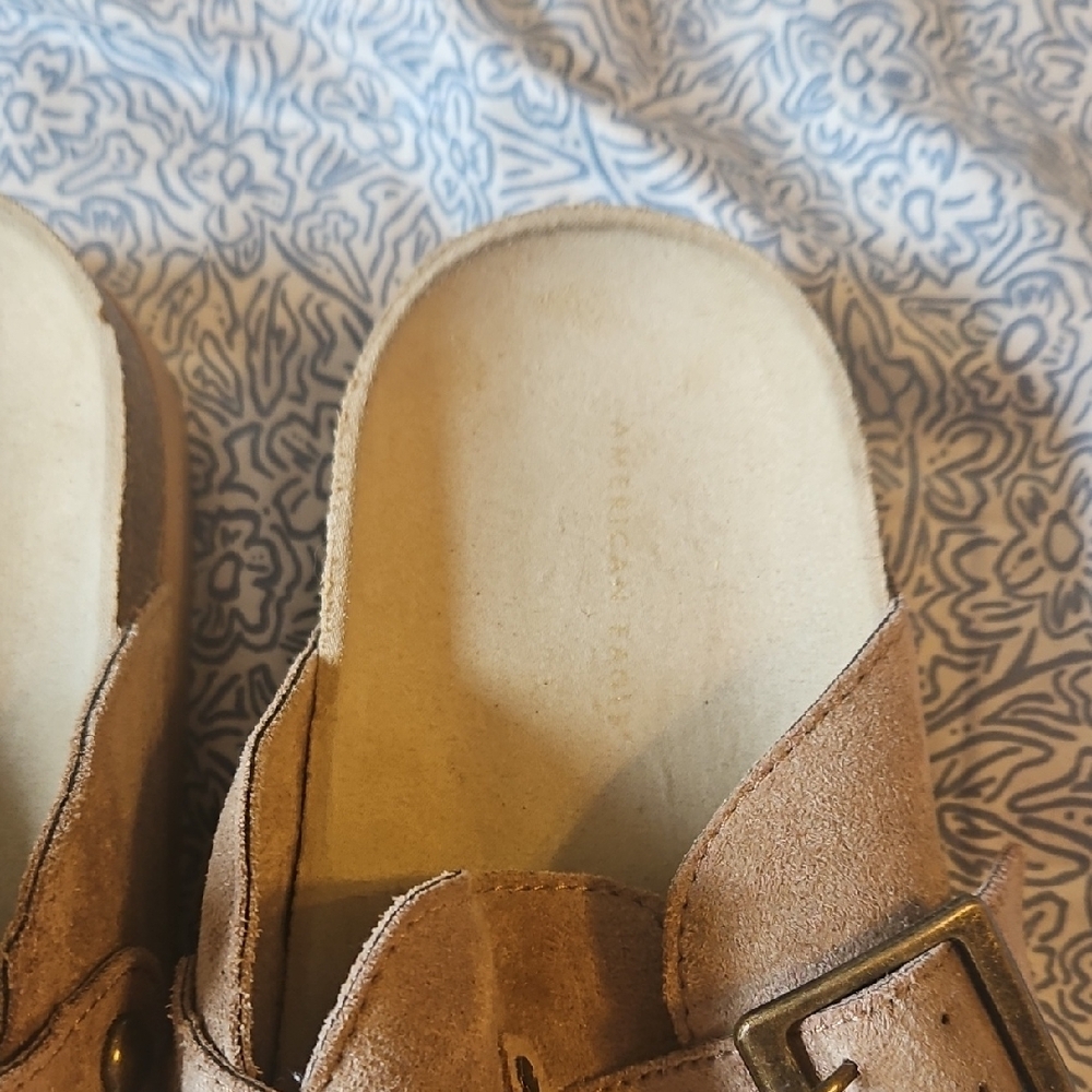 American Eagle Outfitters Tan Suede Slip-On Clogs - Picture 2 of 6